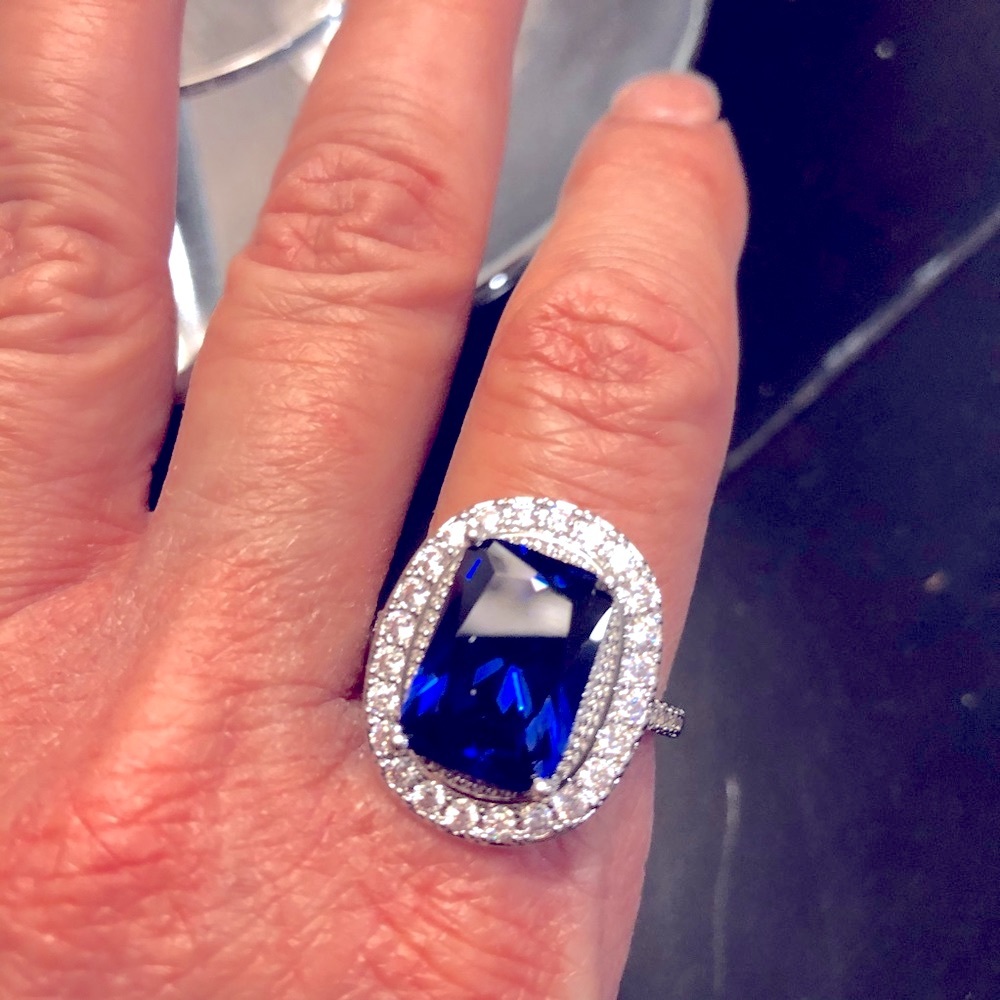 BLUE AND WHITE CZ RING - Picture 6 of 8